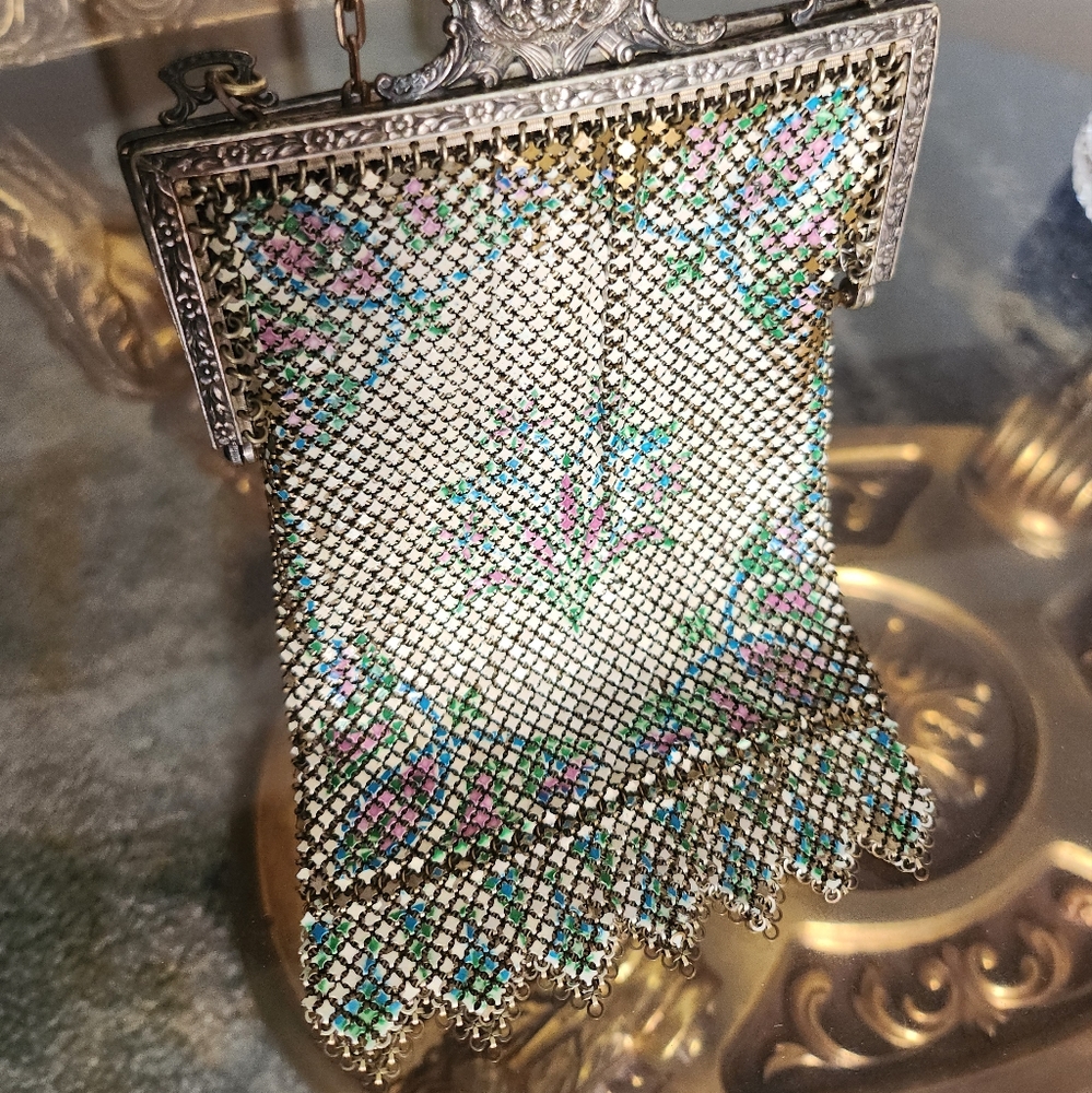1920s Art Deco Floral Manadalian Flapper Bag